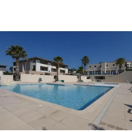 Avec Terrasse Et Piscine